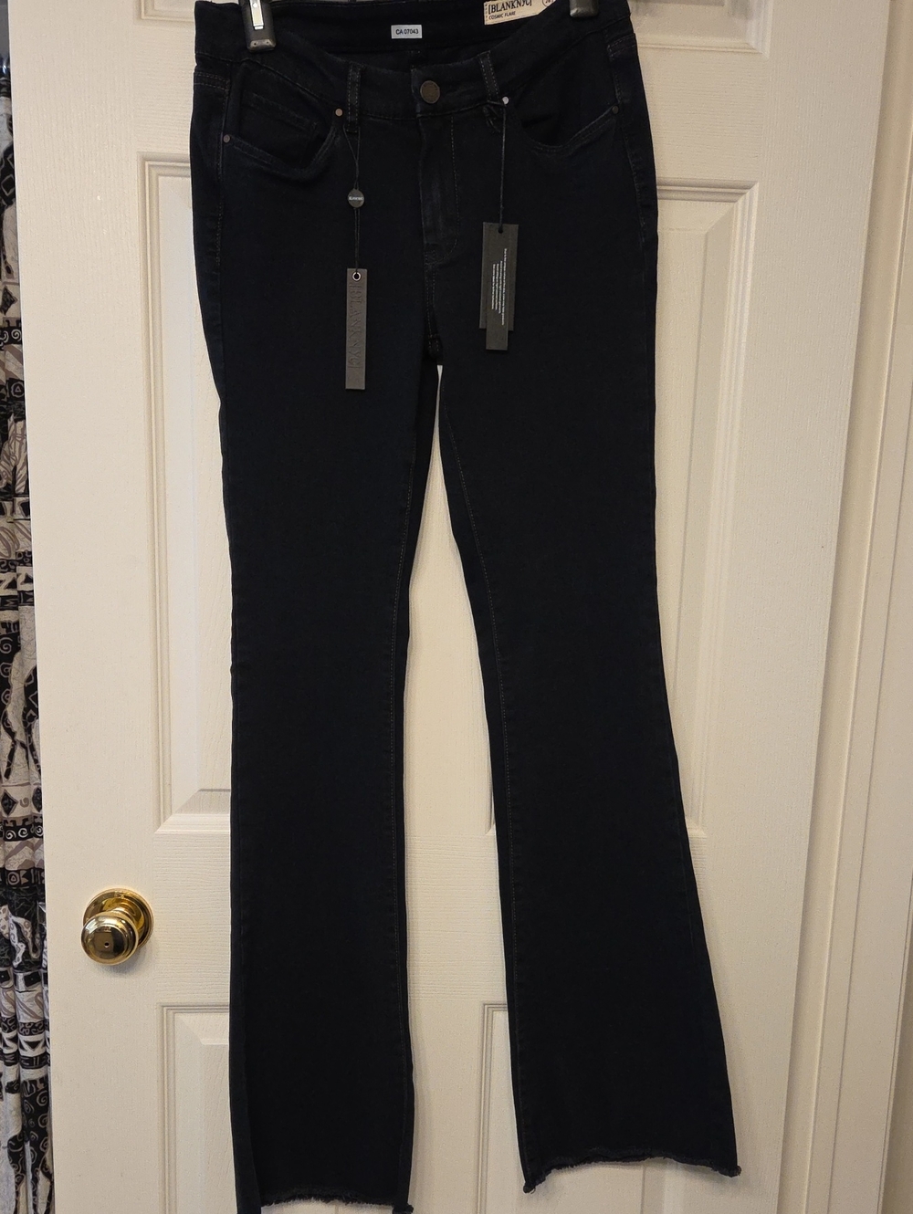 Blank NYC Women's Blackish Blue Jeans. Cosmic Flare. Waist 28